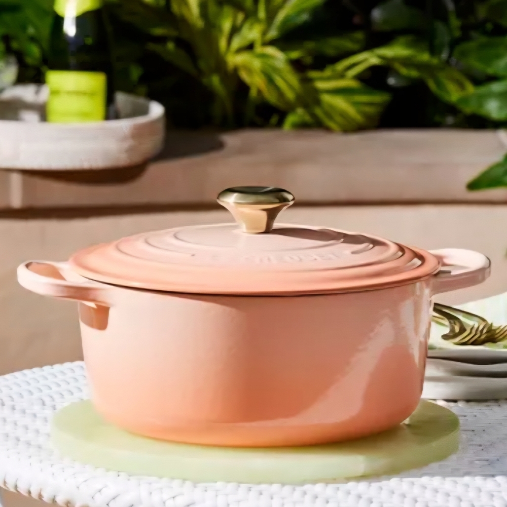 Le Creuset Signature Round Dutch Oven, 7.25 qt., Color Pêche, Retail $479.95 USD - Picture 2 of 16